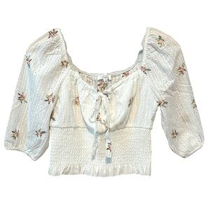 🔆 Kirious Los Angeles White Puff Sleeve Smocked Crop Blouse